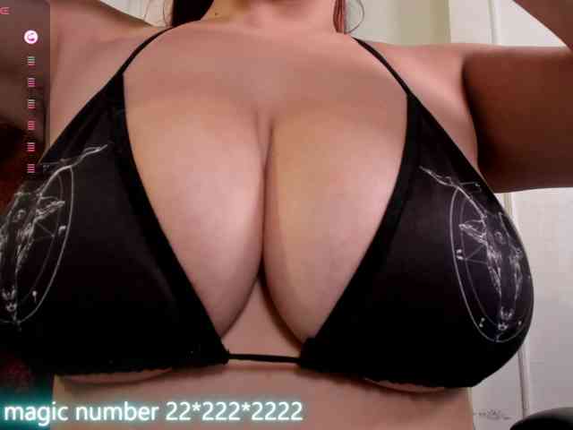 anyi-sweet-tits webcam