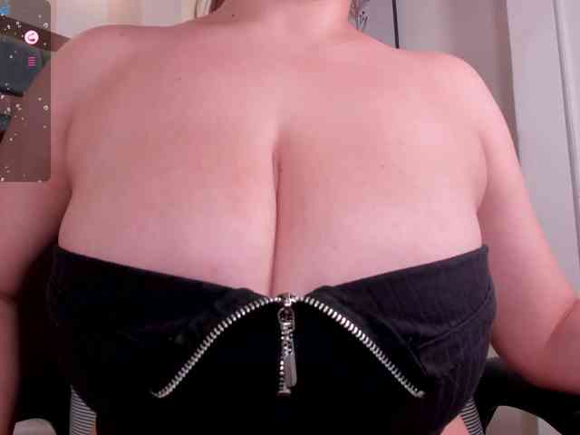 anyi-sweet-tits webcam
