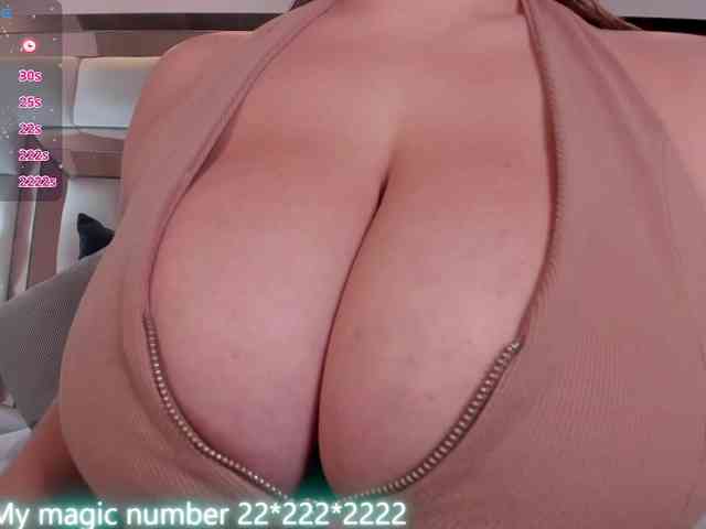 anyi-sweet-tits webcam