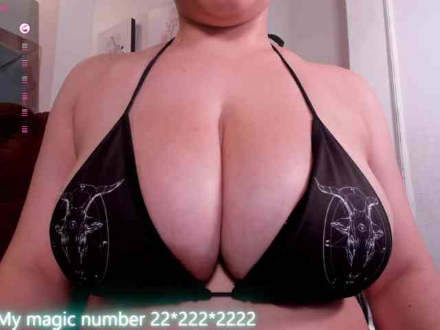 anyi-sweet-tits webcam