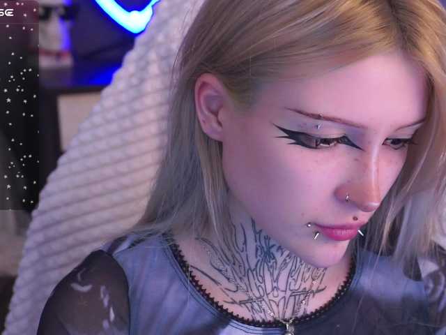 fraulein-mooon live cam on BongaCams