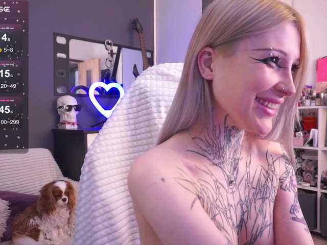 fraulein-mooon live cam on BongaCams