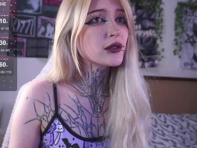 fraulein-mooon live cam preview