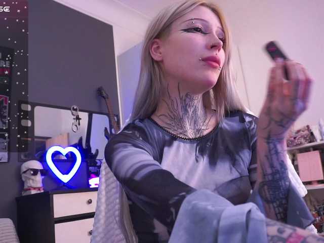 fraulein-mooon live cam on BongaCams