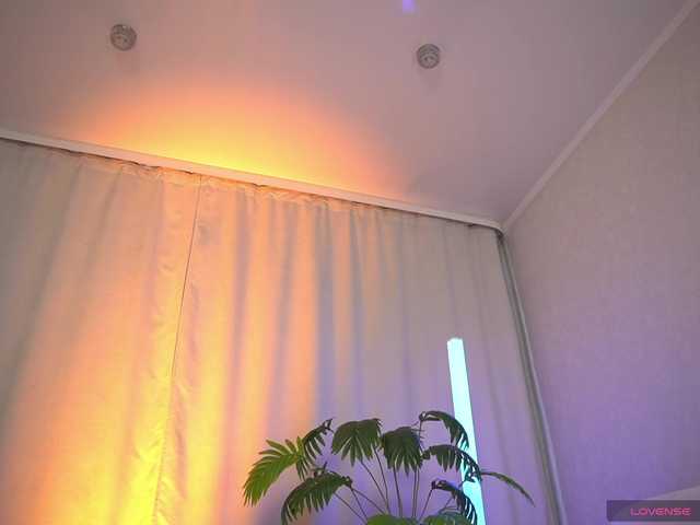 1Orgasm1's BongaCams show and profile