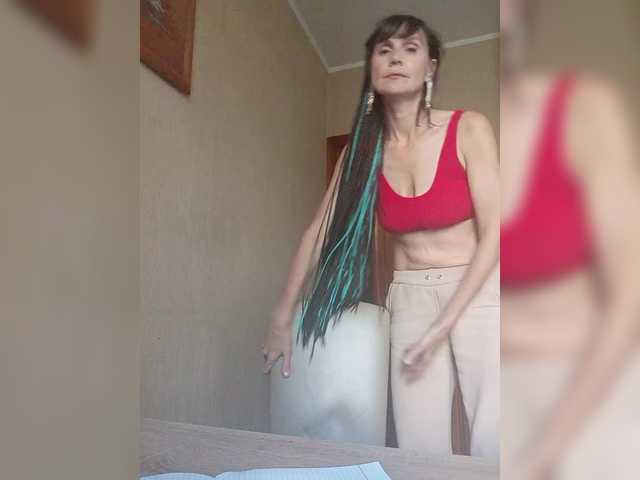 Hellenalonenochka live cam on BongaCams