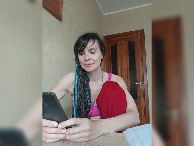 Hellenalonenochka live cam on BongaCams