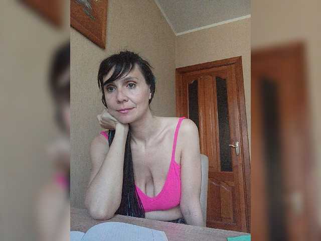 Hellenalonenochka live cam on BongaCams