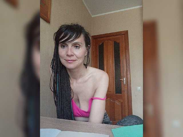 Hellenalonenochka live cam on BongaCams