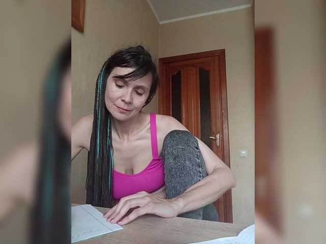 Hellenalonenochka live cam on BongaCams