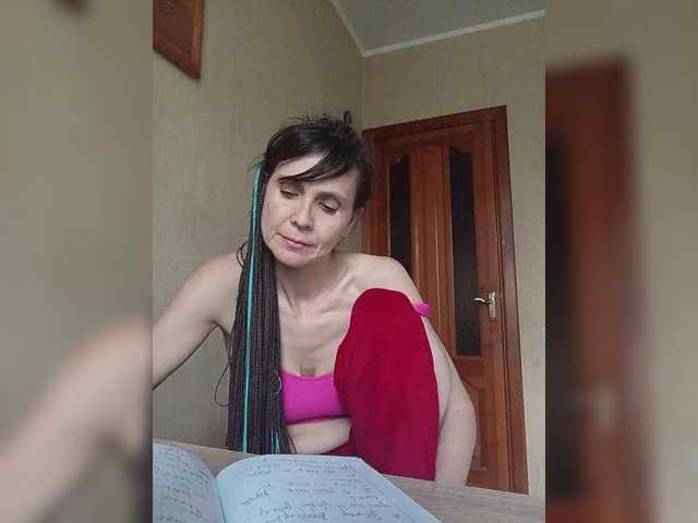 Hellenalonenochka live cam on BongaCams
