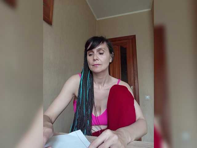 Hellenalonenochka live cam on BongaCams