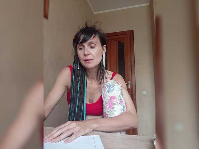Hellenalonenochka live cam on BongaCams