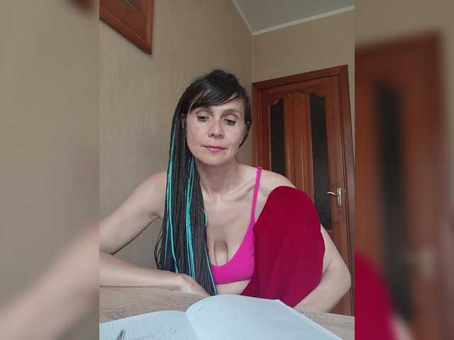 Hellenalonenochka live cam on BongaCams
