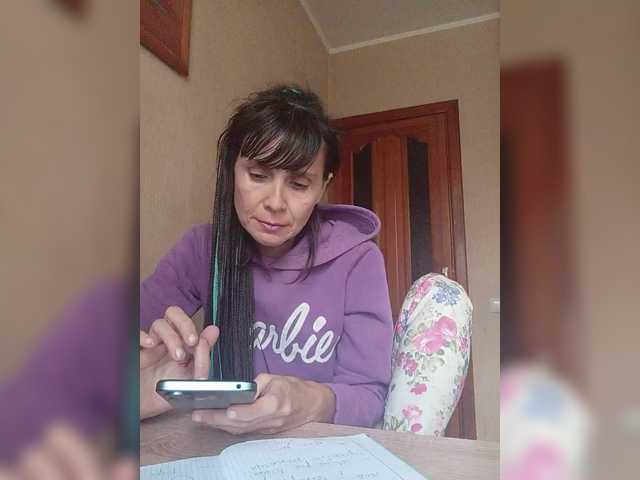 Hellenalonenochka live cam on BongaCams