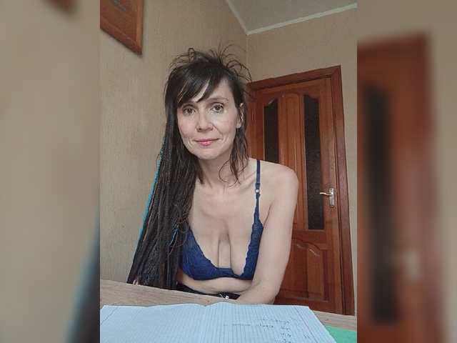  Hellenalonenochka chat room