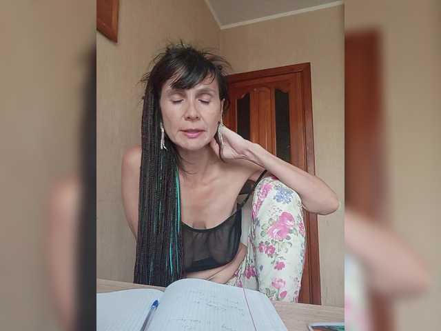 Hellenalonenochka live cam on BongaCams