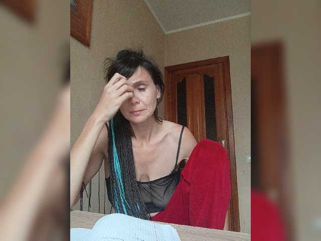 Hellenalonenochka live cam on BongaCams