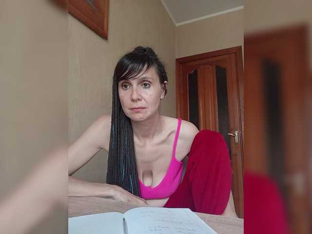 Hellenalonenochka live cam on BongaCams