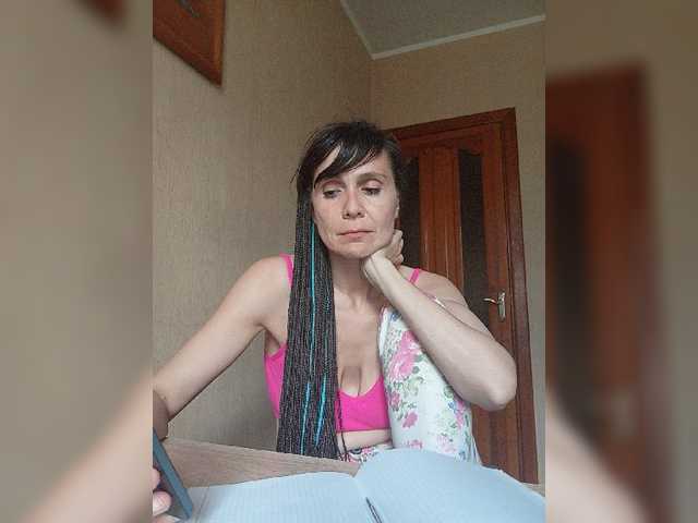 Hellenalonenochka live cam on BongaCams