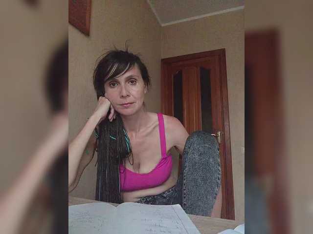 Hellenalonenochka live cam on BongaCams