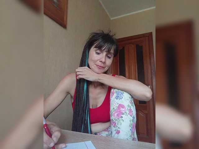 Hellenalonenochka live cam on BongaCams