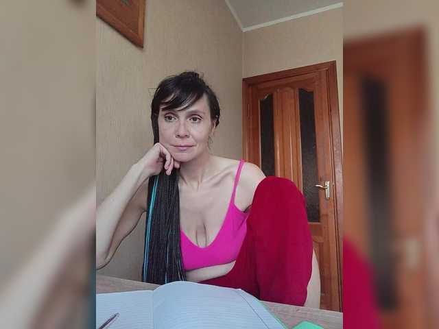 Hellenalonenochka Live Cam on BongaCams
