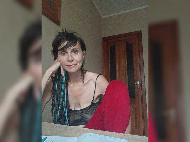 Hellenalonenochka live cam on BongaCams