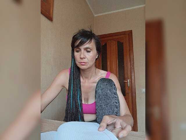Hellenalonenochka live cam on BongaCams