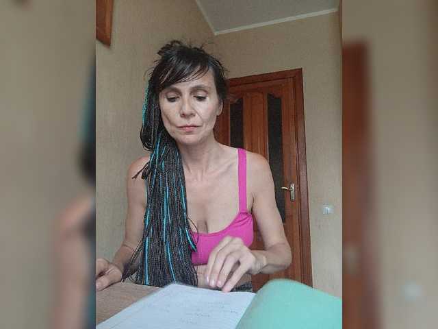 Hellenalonenochka live cam on BongaCams