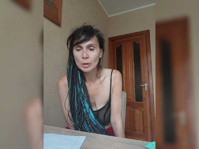 Hellenalonenochka live cam on BongaCams