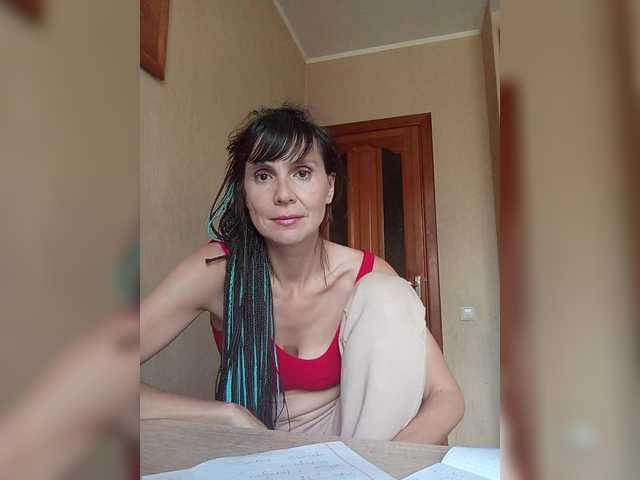 Hellenalonenochka live cam on BongaCams