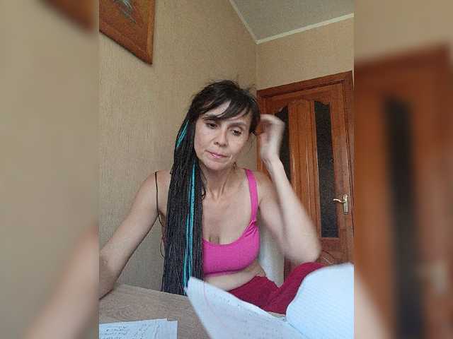 Hellenalonenochka live cam on BongaCams