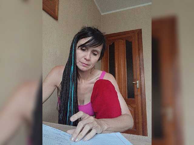 Hellenalonenochka Live Cam on BongaCams