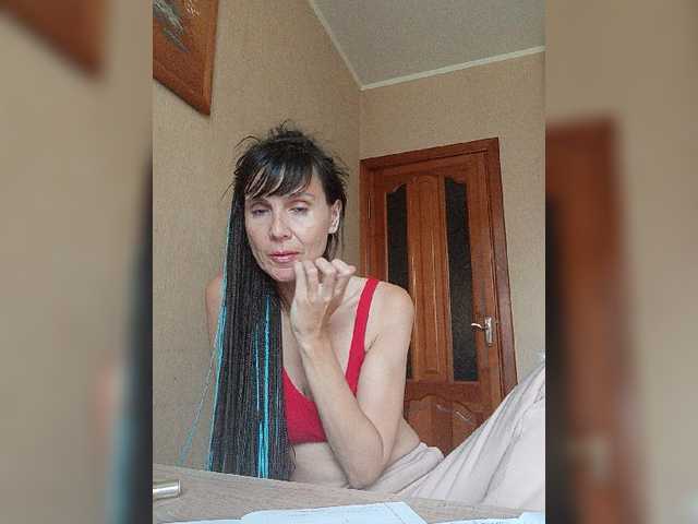 Hellenalonenochka live cam on BongaCams