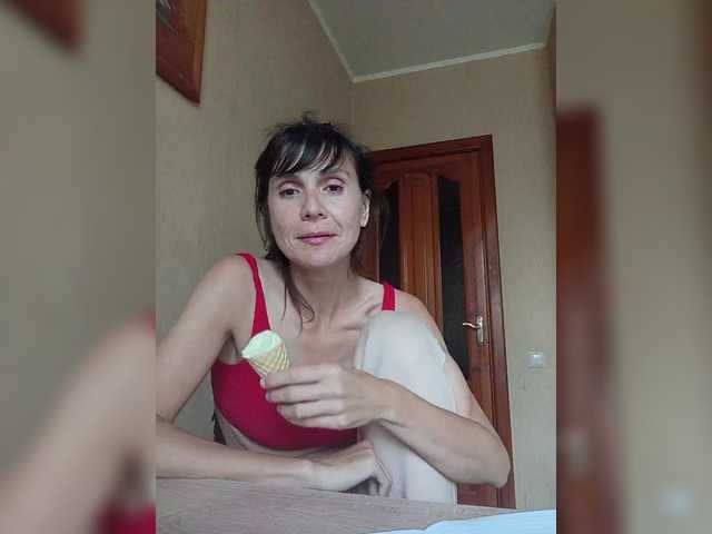 Hellenalonenochka live cam on BongaCams