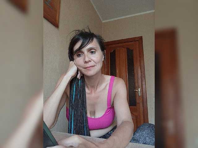 Hellenalonenochka live cam on BongaCams