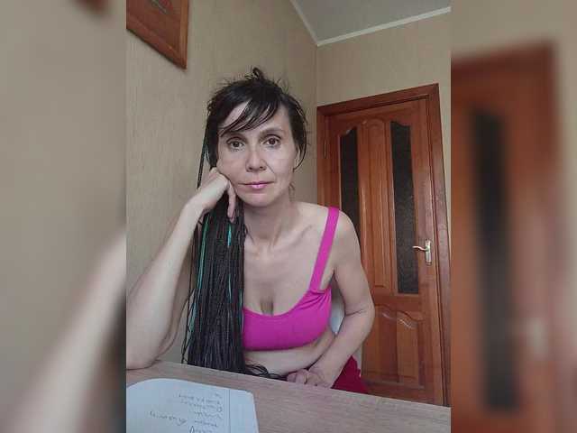 Hellenalonenochka live cam on BongaCams