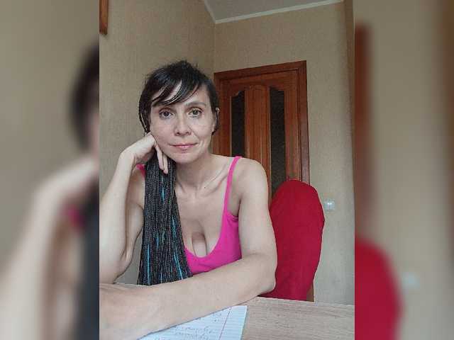 Hellenalonenochka live cam on BongaCams