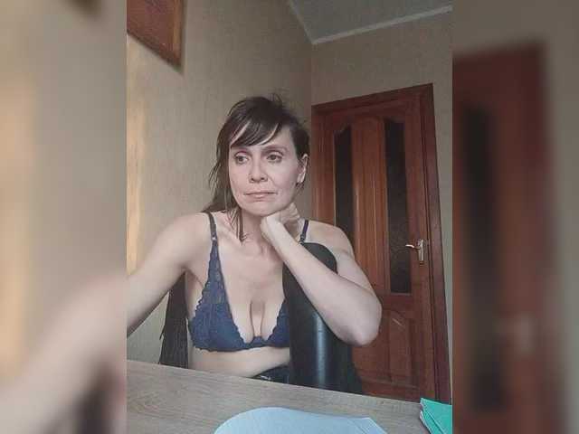 Hellenalonenochka's BongaCams show and profile