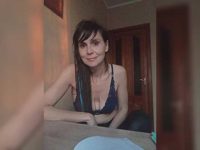 Hellenalonenochka's BongaCams show and profile