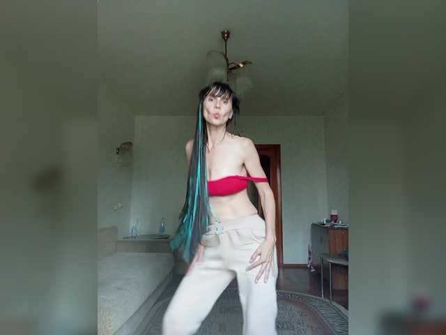 Hellenalonenochka live cam on BongaCams