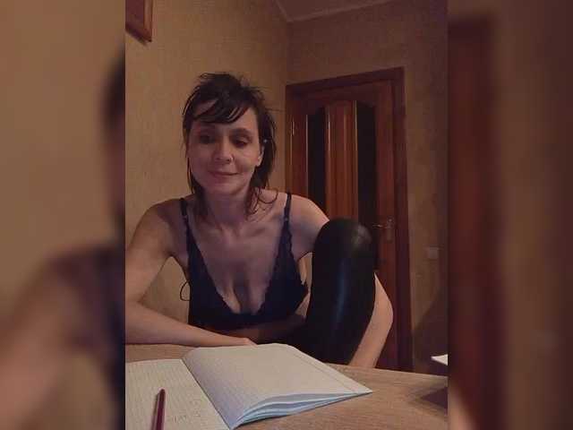Hellenalonenochka Live Cam on BongaCams