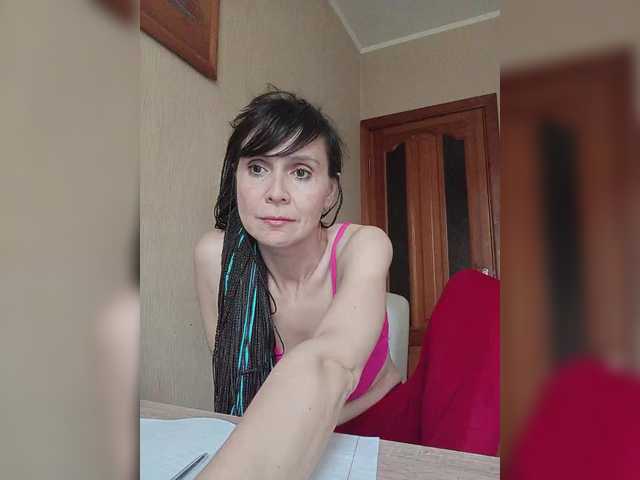 Hellenalonenochka live cam on BongaCams