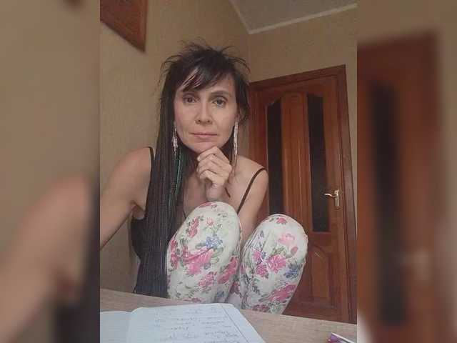 Hellenalonenochka live cam on BongaCams