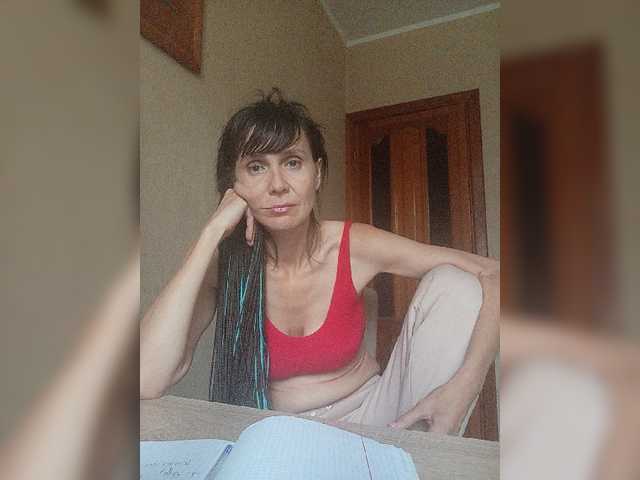 Hellenalonenochka live cam on BongaCams