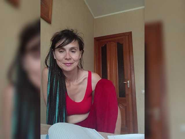 Hellenalonenochka live cam on BongaCams