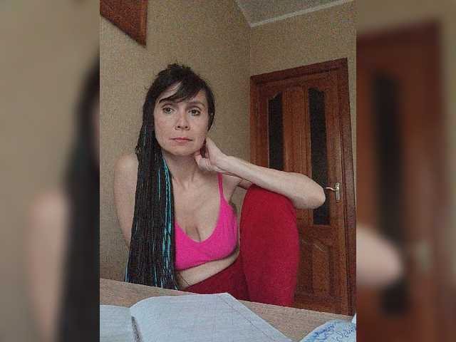 Hellenalonenochka live cam on BongaCams