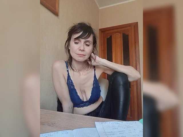 Hellenalonenochka's BongaCams show and profile