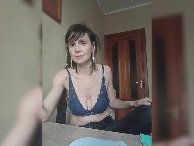  Hellenalonenochka chat room